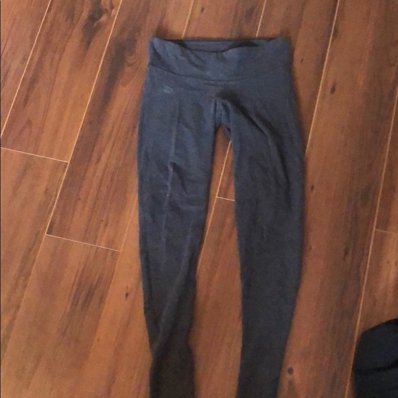 ARITZIA leggings charcoal grey Perfect condition - Picture 1 of 2